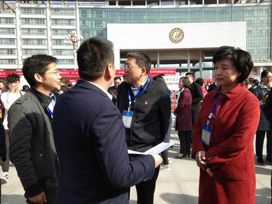 党委书记别荣海,副校长田力到康复医学院服务台指导工作